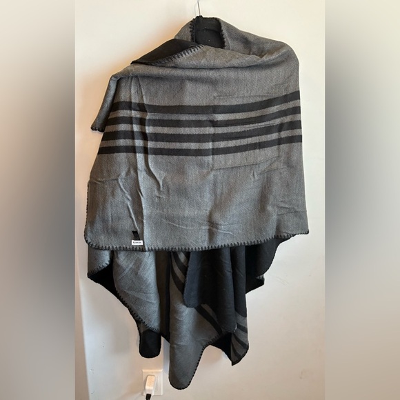 BB Dakota Charcoal and Black Knit Scarf - Picture 3 of 3